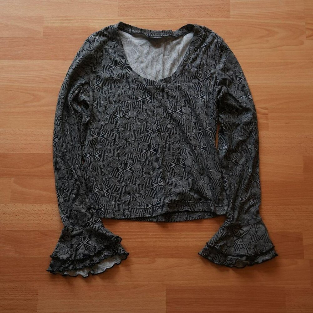 🦓Psychedelic Goth Black Long Sleeve Top with Ruffle Cuffs🦓